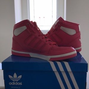 Adidas Sneakers